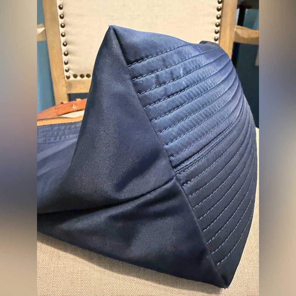 Dooney & Bourke Vintage Navy and Brown Nylon Shoulder Bag - Picture 7 of 14